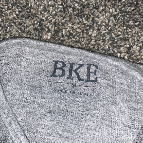 Long sleeve button up - Picture 3 of 3